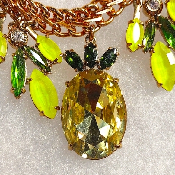 Henri 🍍Bendel Pineapple Statement Necklace with Swarovski Crystals - Picture 14 of 16